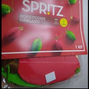 Spritz Christmas Garland